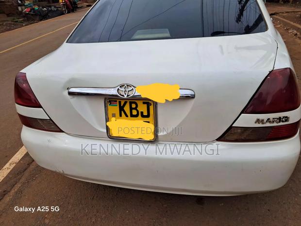 Toyota Mark II 2002 White