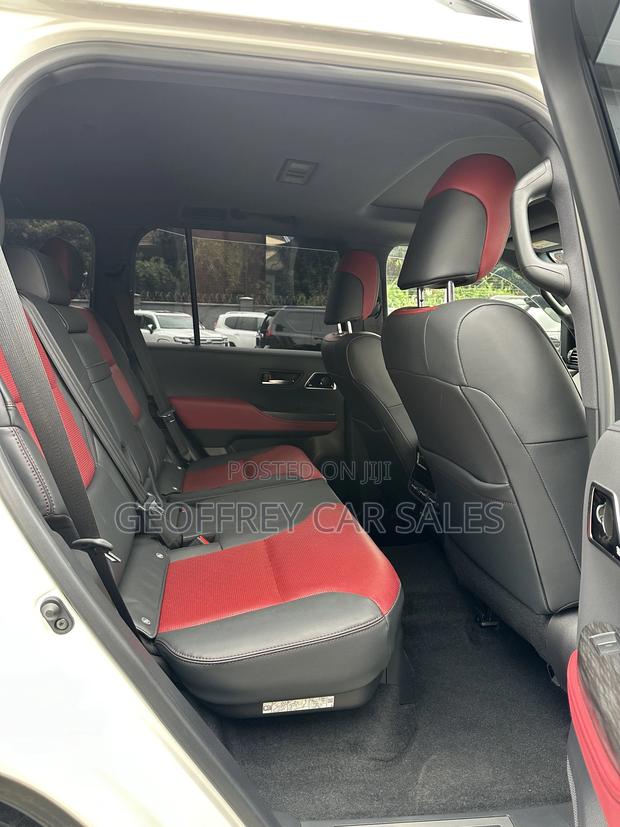 Toyota Land Cruiser Prado 2022 White