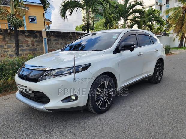 Toyota Harrier 2.0 2015 White