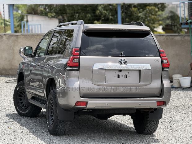 Toyota Land Cruiser Prado 2.8 2021 Brown