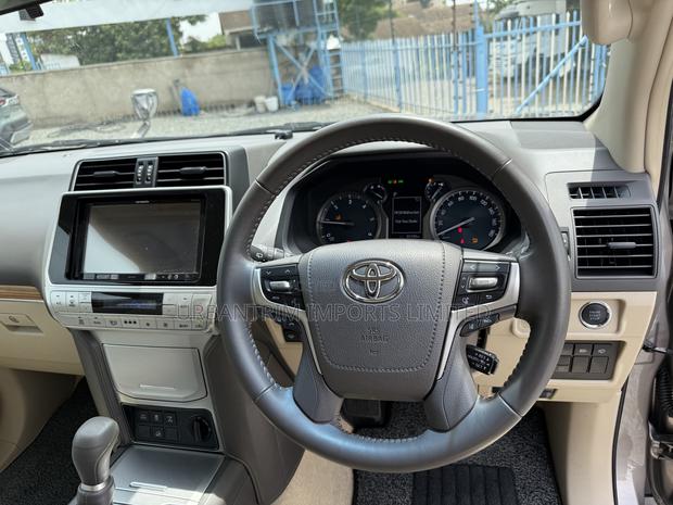 Toyota Land Cruiser Prado 2.8 2021 Brown