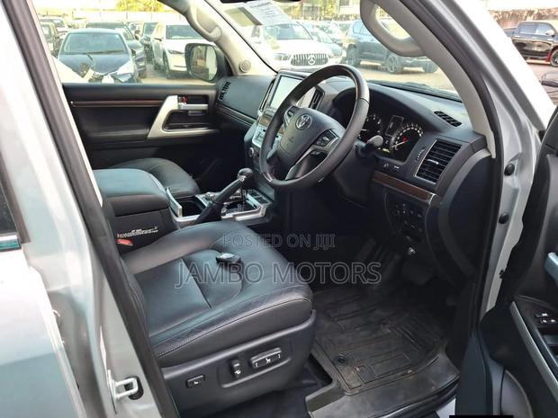Toyota Land Cruiser 4.5 V8 TD 2020 Silver