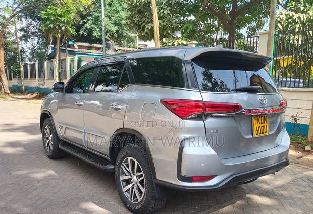 Toyota Fortuner 2019 Silver