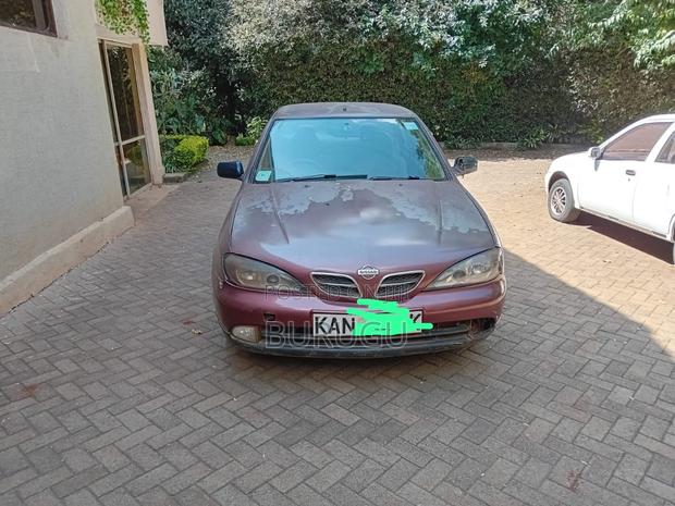 Nissan Primera 2002 Red