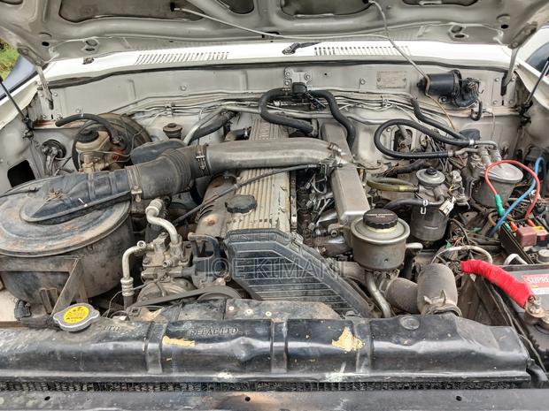 Toyota Land Cruiser 1995 White