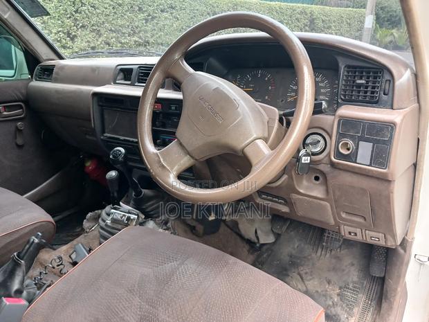 Toyota Land Cruiser 1995 White