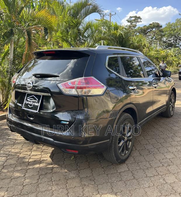 Nissan X-Trail 2.0 Petrol FWD 2016 Black