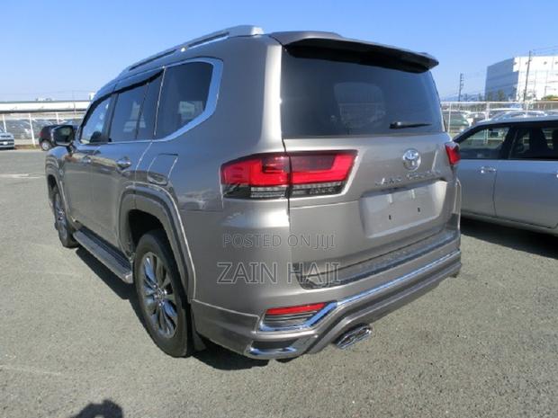 Toyota Land Cruiser LC300 2023 Brown
