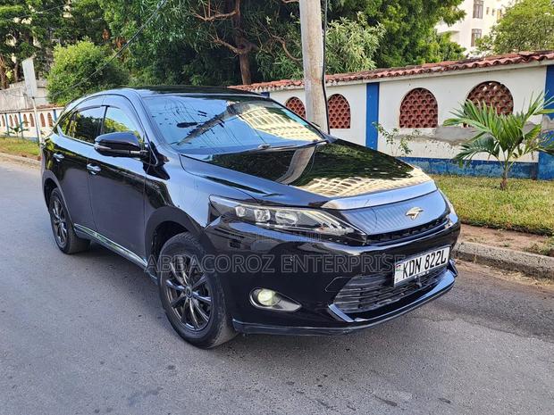 Toyota Harrier 2.0 4WD 2016 Black