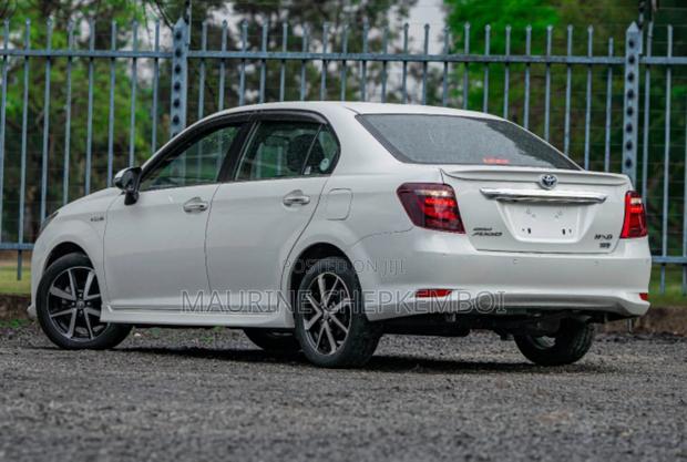 Toyota Axio 1.5 Hybrid 2WD 2018 White