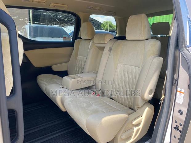 Toyota Vellfire 2018