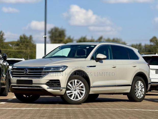 Volkswagen Touareg 2021 White