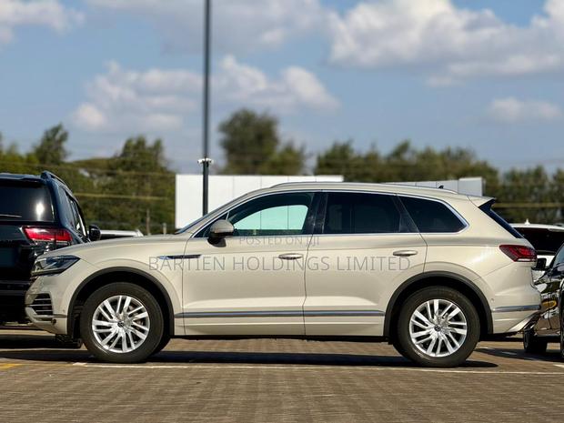 Volkswagen Touareg 2021 White