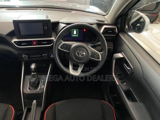 Toyota Raize 2019 Silver