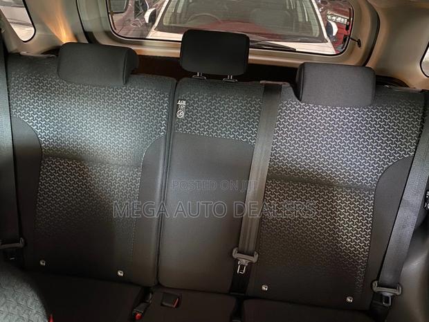 Toyota Raize 2019 Silver