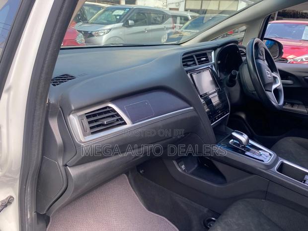 Honda Fit Shuttle 2018 White