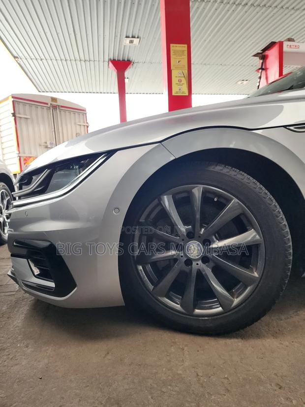 Volkswagen Arteon 2.0T SE AWD 4MOTION 2019 Gray