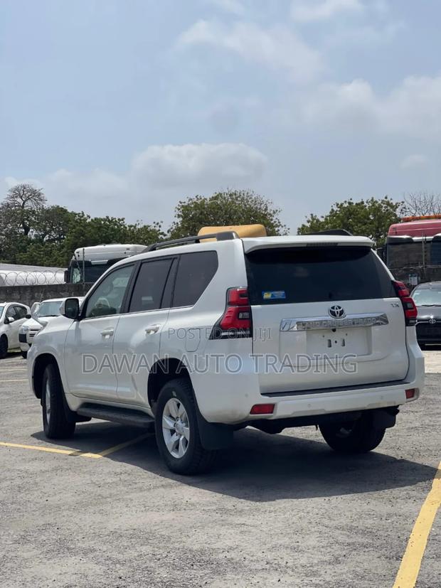 Toyota Land Cruiser Prado 2.8 2021 White