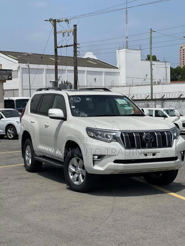 Toyota Land Cruiser Prado 2.8 2021 White