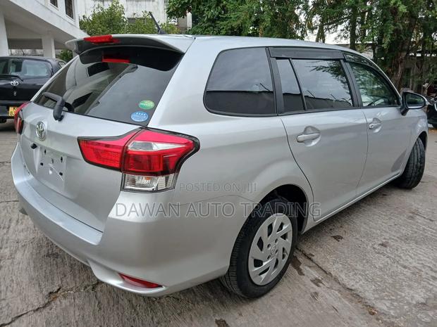 Toyota Corolla Fielder 2019 Silver
