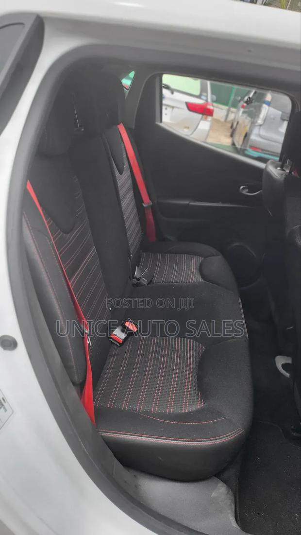 Renault Clio 2018 White