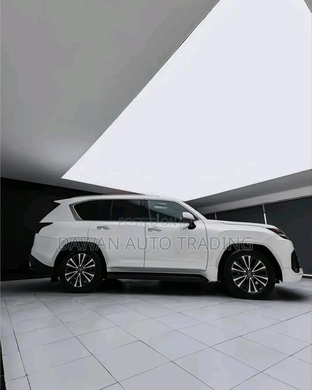 Lexus LX LX 600 2022 White