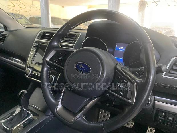 Subaru Outback 2018 White