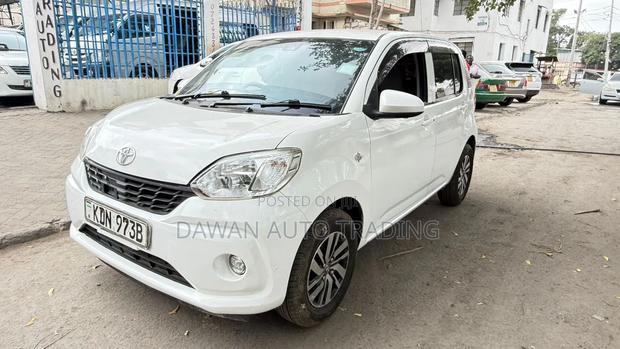 Toyota Passo 2016 White