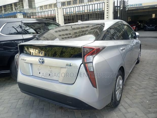 Toyota Prius 2018 Silver