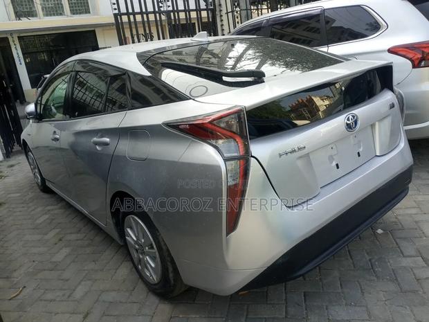 Toyota Prius 2018 Silver