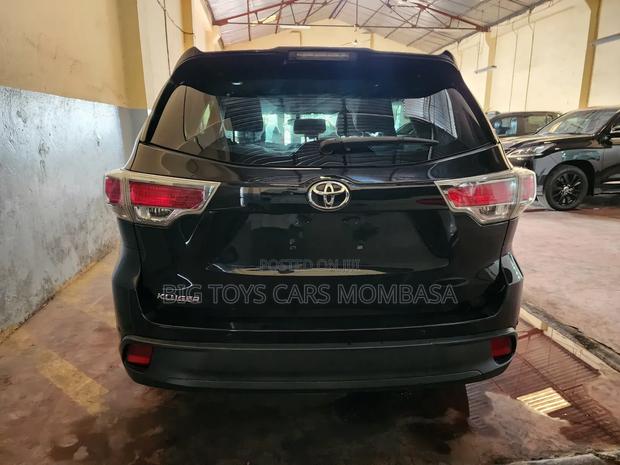 Toyota Kluger 2016 Black