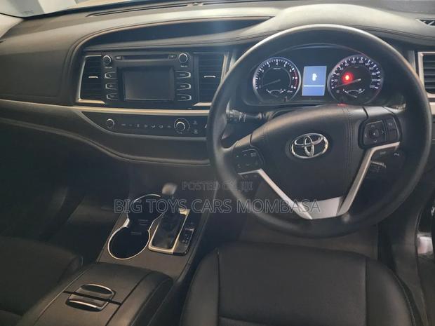 Toyota Kluger 2016 Black