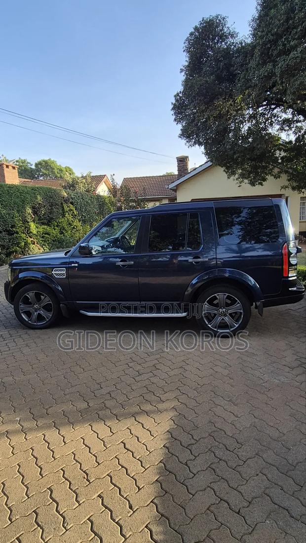 Land Rover Discovery 2013 Blue