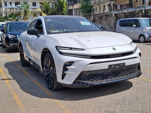Toyota Crown 2020 White