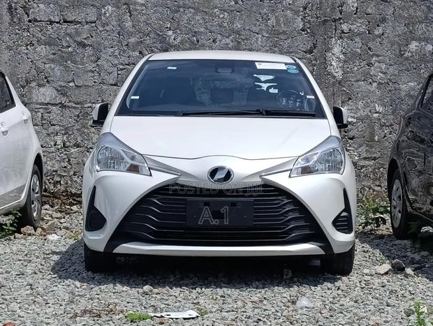 Toyota Vitz 1.0 FWD 5dr 2019 White