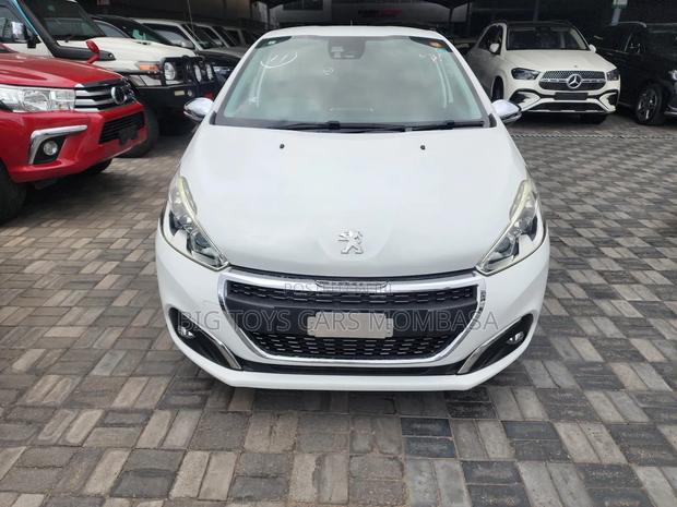 Peugeot 208 2018 White