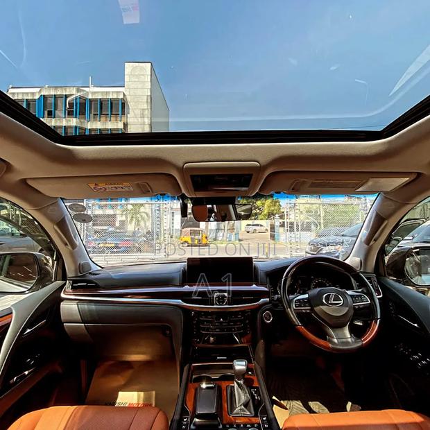 Lexus LX 570 AWD 2018 Gold