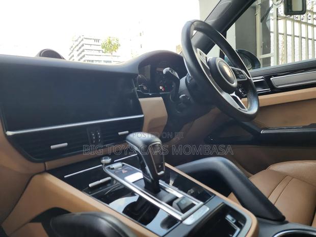 Porsche Cayenne 2018 Blue