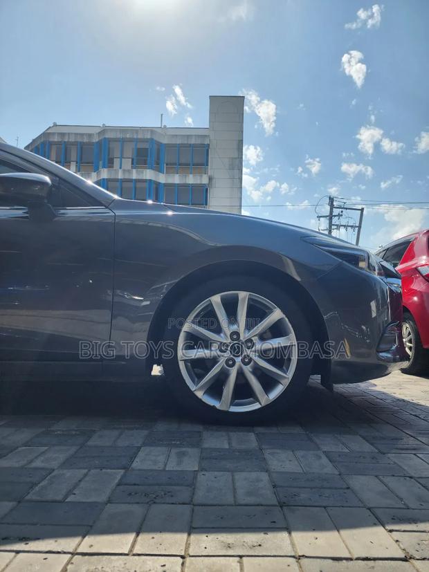 Mazda Axela 2018 Gray