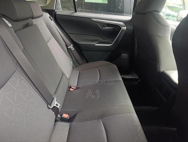 Toyota RAV4 2019 Blue