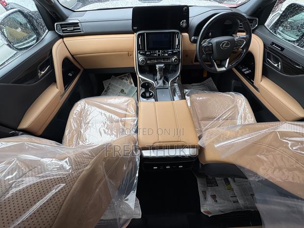 Lexus LX 2025 White