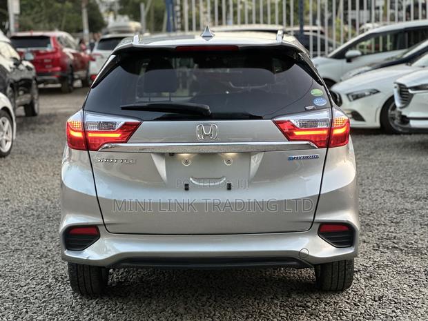 Honda Fit Shuttle 1.5 Hybrid 4WD 2018 Silver