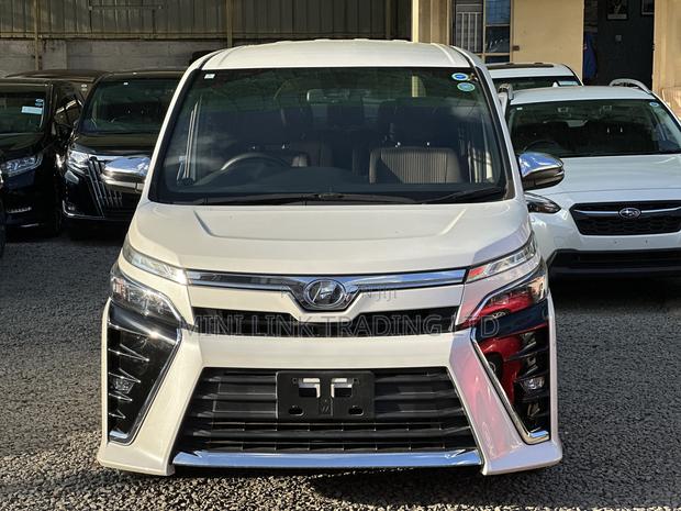 Toyota Voxy 2018 White