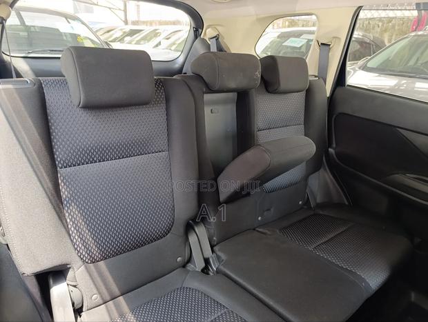 Mitsubishi Outlander 2018 Blue