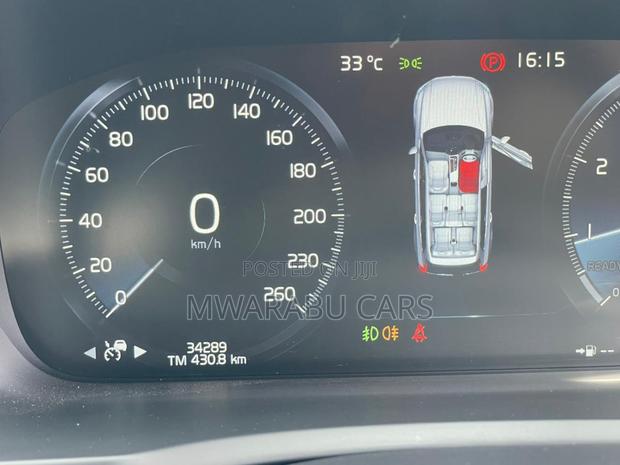 Volvo XC90 2019 Pink