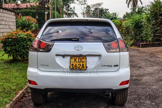 Toyota Harrier 3.3 Hybrid 4WD 2011 White