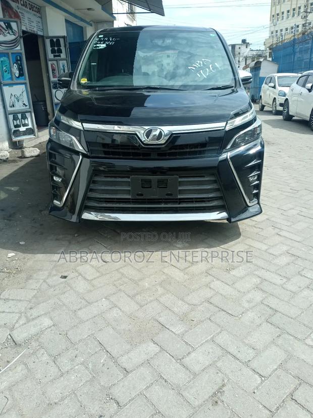 Toyota Voxy 2018 Black