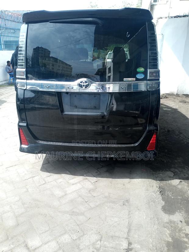 Toyota Voxy 2018 Black