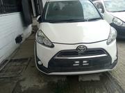 Toyota Sienta 2018 White for sale