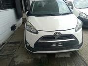 Toyota Sienta 2018 White for sale